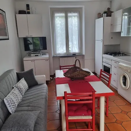 La Casa Dei 2 Laghi Terrace View Апартаменты